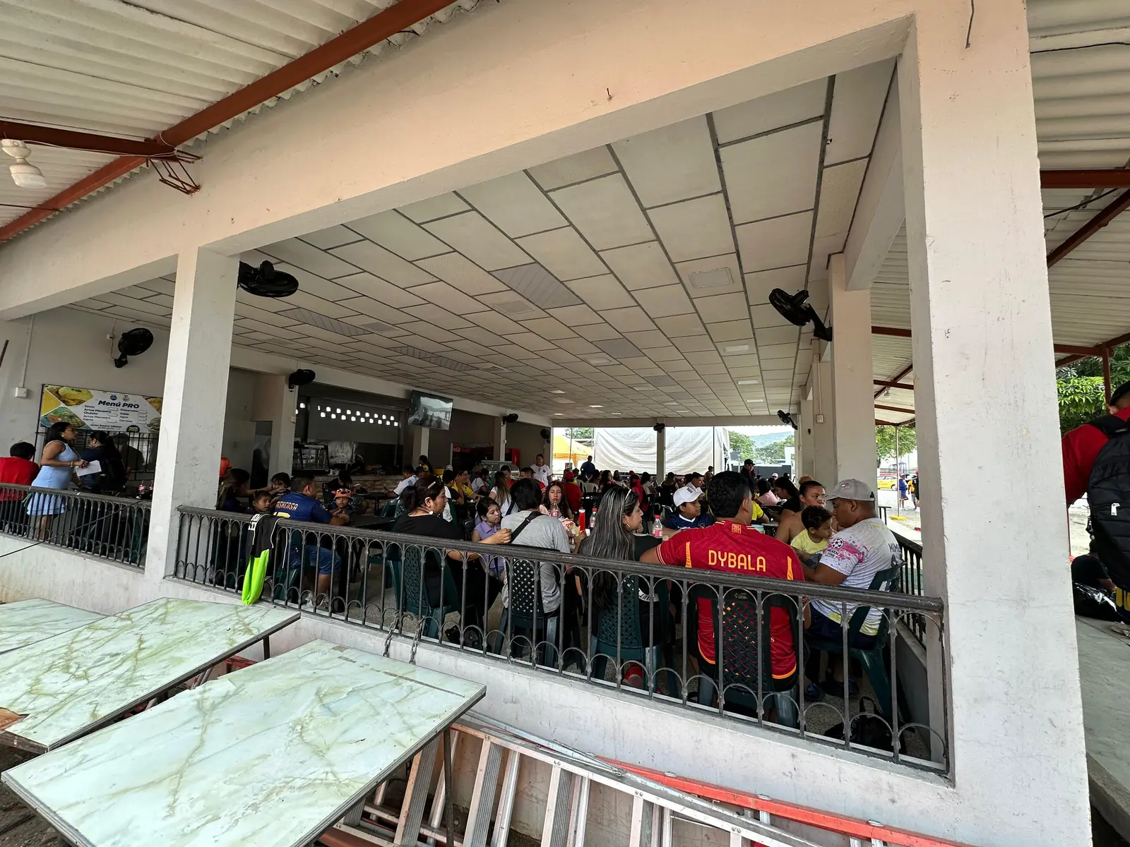 Instalaciones del complejo sindical 8